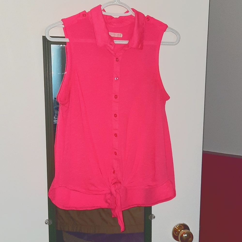 Sleeveless button down shirt